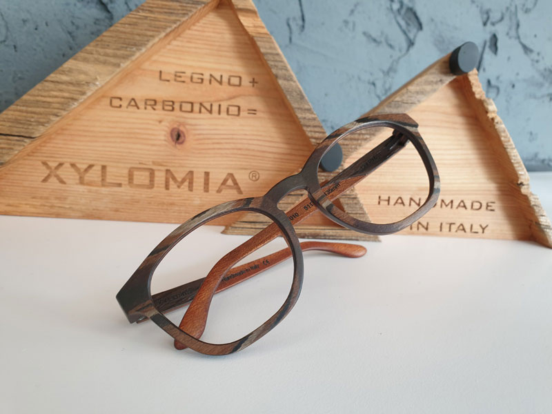 montatura occhiali in legno